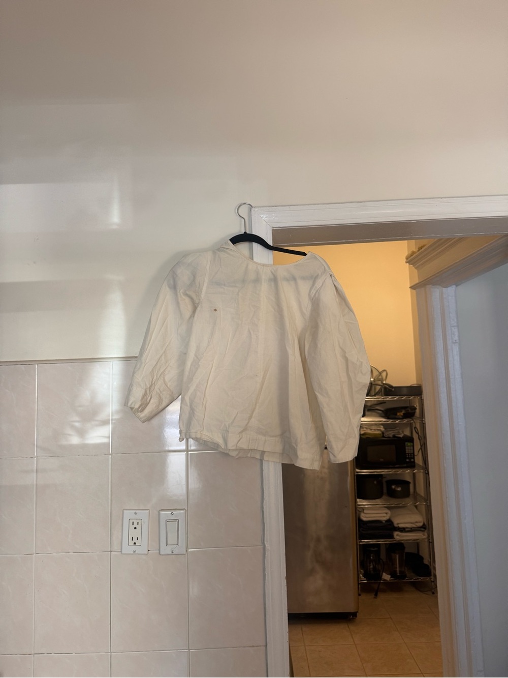 Madewell Women’s Cream Long-Sleeve Casual Shirt (small coffee stain)